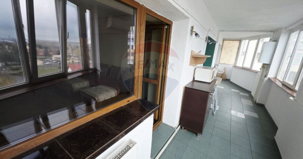 Apartament cu 2 camere de v&acirc;nzare &icirc;n zona 1 Mai