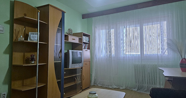 Apartament 3 camere decomandat, Cartier Aurel Vlaicu - Arad