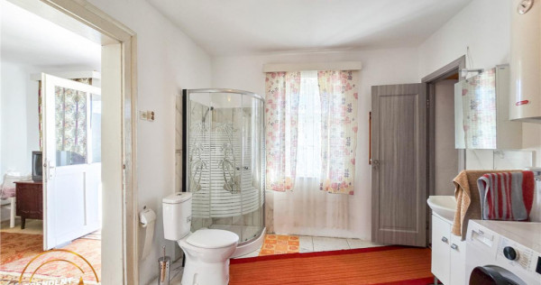 Tur 3D! Casa autentica cu sura,1.800mp teren, in statiunea b