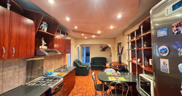Apartament 3 camere, 65 mp, zonă Centrală