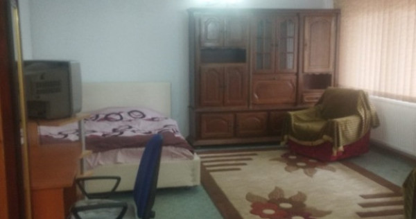 Inchiriere garsoniera Ploiesti, zona Democratiei.