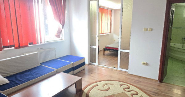 Vand apartament 3 camere in Deva, zona Piata Victoriei, etaj 3,