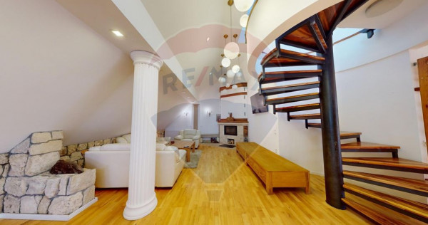 Apartament la vila, cu 5 camere de vânzare în zona Turn...
