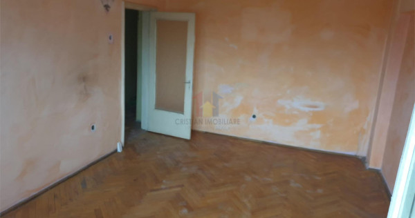 70mp 3 cam etaj 2 balcon 7 m R.Negru - Capatul lui 4 confort