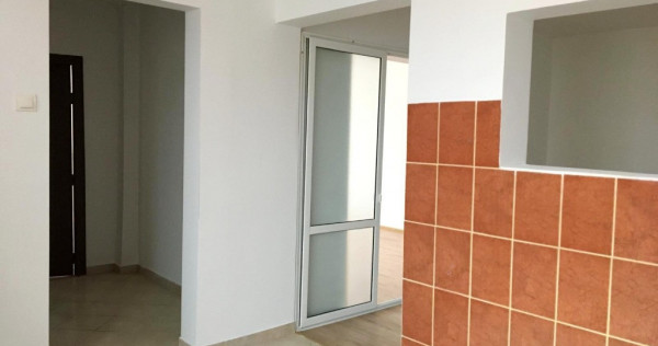 Apartament 3 camere, cu boxa, zona BCR