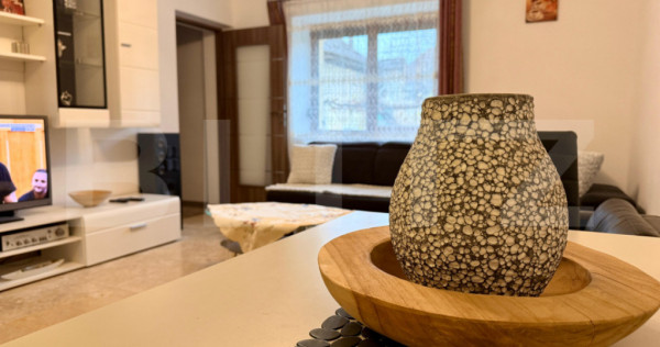Casa renovata 2024 cu 2 apartamente separate – Rasnov
