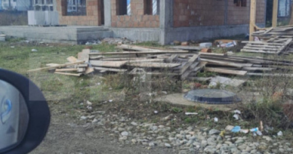 Casa individuala 4 camere Cristian,casa la rosu!