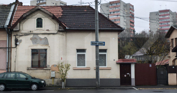 Casa 3 camere, 85 mp, zona Centrala