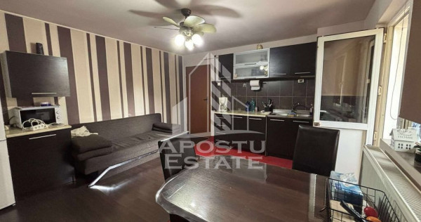 Apartament cu 3 camere, centrala proprie, zona Dambovita