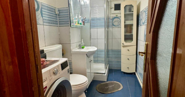 Apartament de 3 camere zona TRACTORUL