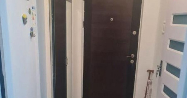 Obor metrou etaj 7 semidecomandat