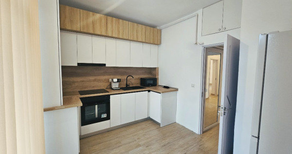 Închiriez apartament ultracentral, 3 camere, renovat / 84 mp