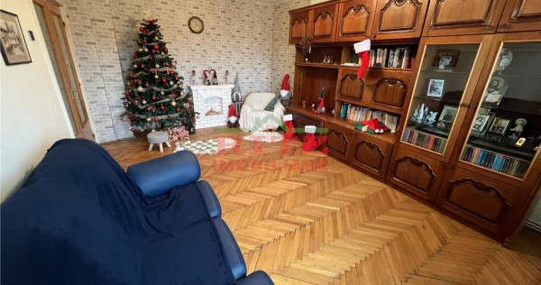 Nou! Ap. 3 cam., decom., et. 2, boxa, zona Scoala de Politie