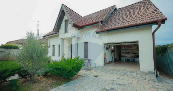 Casă 4 Camere cu Garaj, Construită de Proprietar, Carti...