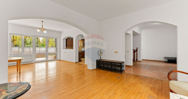 DE VANZARE Vilă cu 14 camere PIPERA/VOLUNTARI/ROND OMV