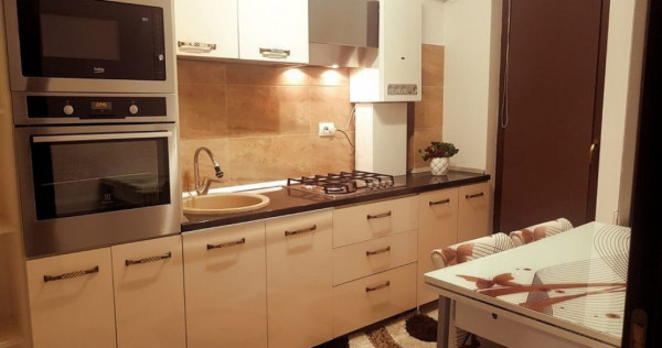 Garsoniera zona Universitate