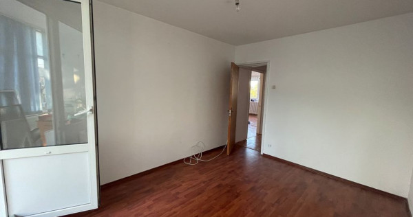 3 camere Berceni loc de parcare