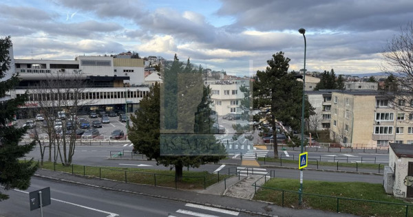 Apartament 4 camere, 120 mp utili-zona Centrul Istoric