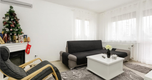 TUR 3D! Decomandat, mobilat, accesorizat, balcon,spatii depo