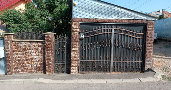 Caasa si teren Husi central