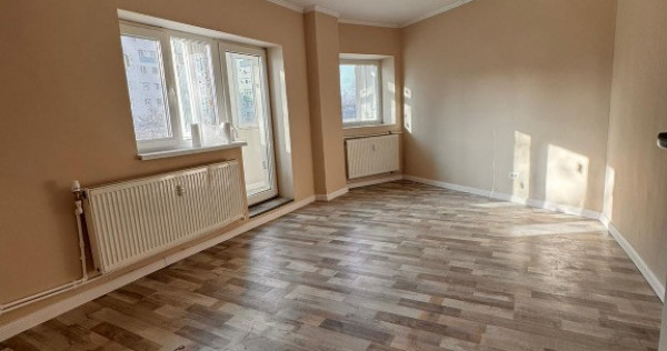 Apartament 3 camere decomandat, 3 min Metrou Apărătorii Patriei