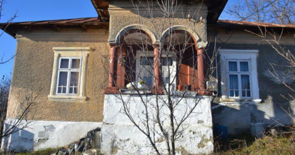 Casa Batraneasca Teren 3000mp - Glodeni Dambovita.
