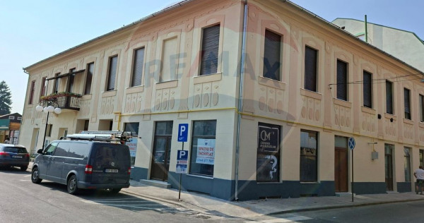 Spațiu comercial 75 mp Piata Catedralei. Vitrină si acc...