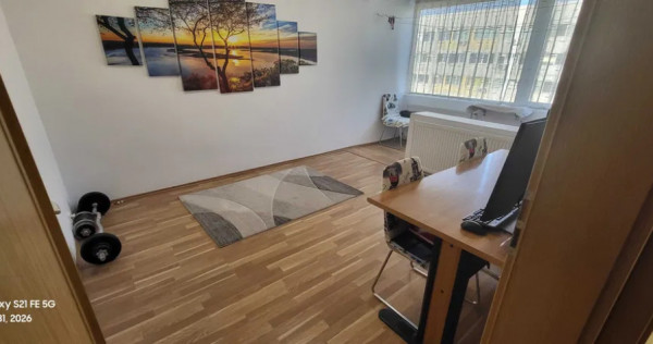 Vand apartament 3 camere, semidecomandat,etaj 9 din 10, Piata Iancului