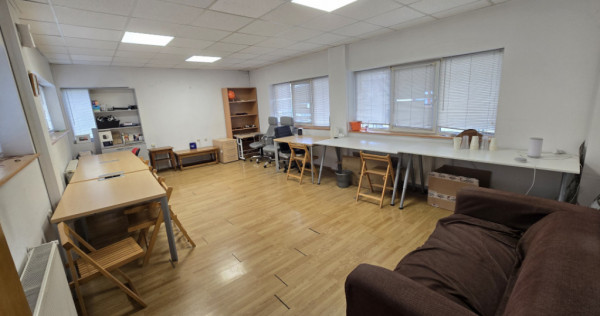 Casa la curte individuala Sector 4 (M Eroii Revolutiei)