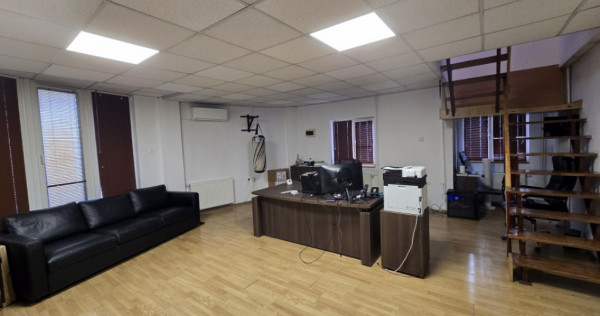 Casa la curte individuala Sector 4 (M Eroii Revolutiei)