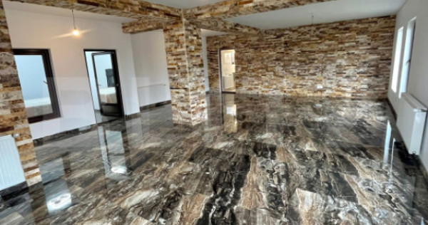 Liniște, spațiu și eleganță &ndash; casă superbă l&acirc;ngă