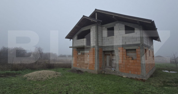 Casa la rosu, P+M, 4 camere, 400 mp teren, Simnicul de Jos