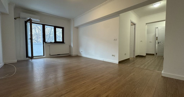 COLENTINA - Teiul Doamnei | 3 Camere Nemobilat | Boiler