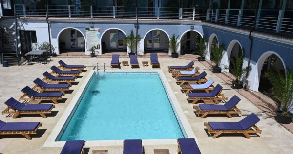 Hotel KM0 Costinesti + Restaurant + Bar + 6 spatii comerc...