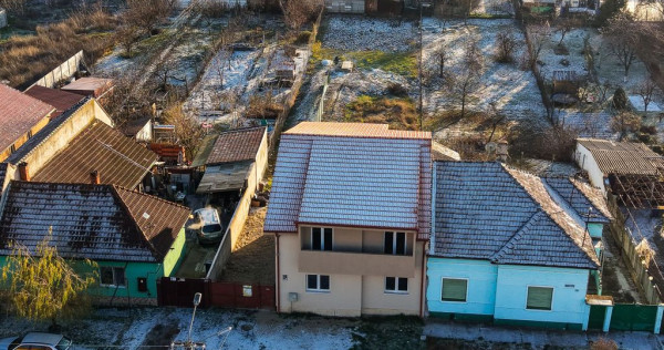 Casă Nouă cu etaj semifinalizată &icirc;n Aradul Nou, zonă...