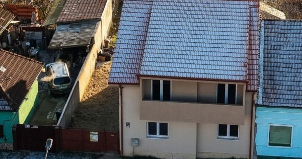 Casă nouă cu etaj semifinalizată, zonă liniștită &icirc;...