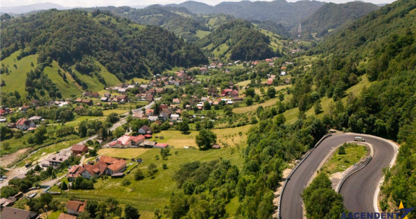 FILM!View superb catre munti,teren pretabil constructie Hote