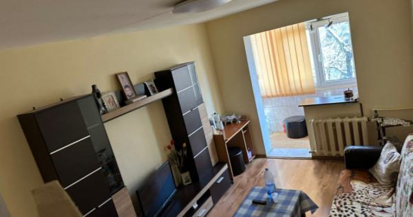 Apartament cu 3 camere de vanzare, situat in zona Inel 2 - G