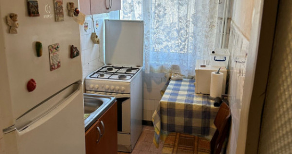 Apartament cu 3 camere de vanzare, situat in zona Inel 2 - G