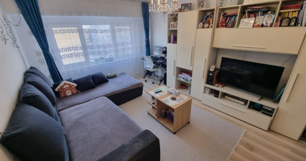 Apartament decomandat zona CET