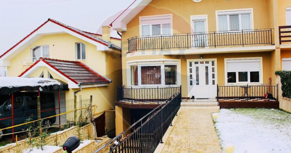 Casă / Vilă cu 6 camere de v&acirc;nzare &icirc;n zona Oncea