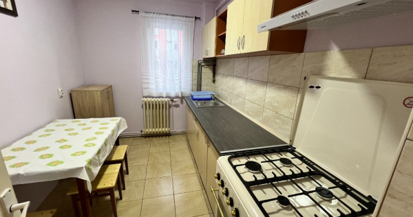 INCHIRIEZ apartament 2 camere semidecomandat, zona Mihai Viteazul