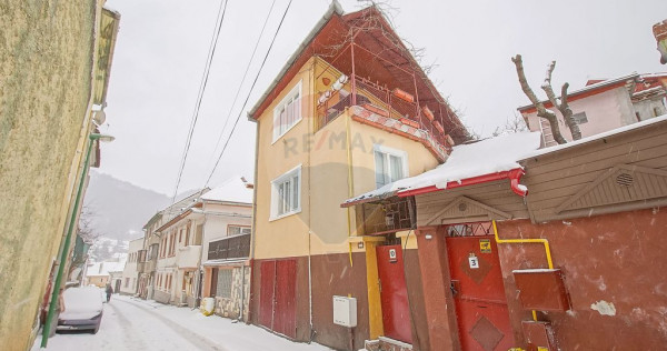 Proprietate cu 2 apartamente și garaj, Schei