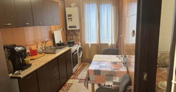 Apartament 2 camere, decomandat - zona Noua