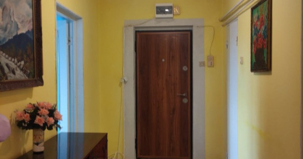 Apartament 4 camere confort 1 zona Garii, Liber.