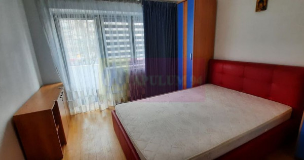 Vanzare apartament de 3 camere in zona Decebal, stradal