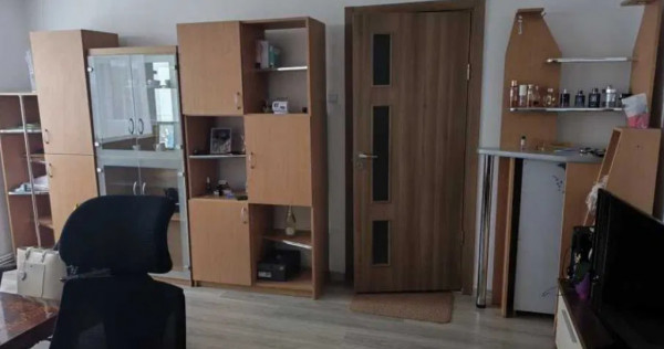 Apartament 2 camere, decomandat - zona Astra