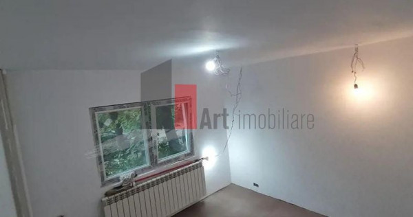 V&acirc;nzare apartament 2 camere semidecomandat Drumul Găzar...