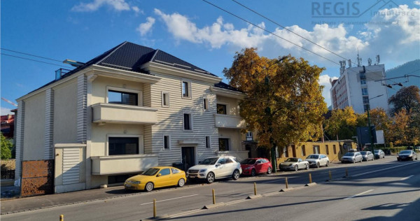 Vila - Bloc modern de 11 camere zona Centrul Civic , Onix