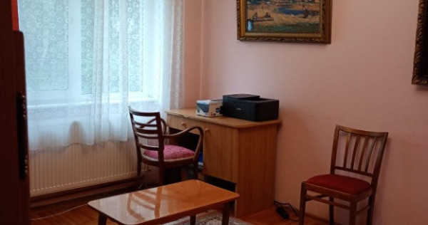 Enescu, zona Albina, 2 camere, decom., etaj 1